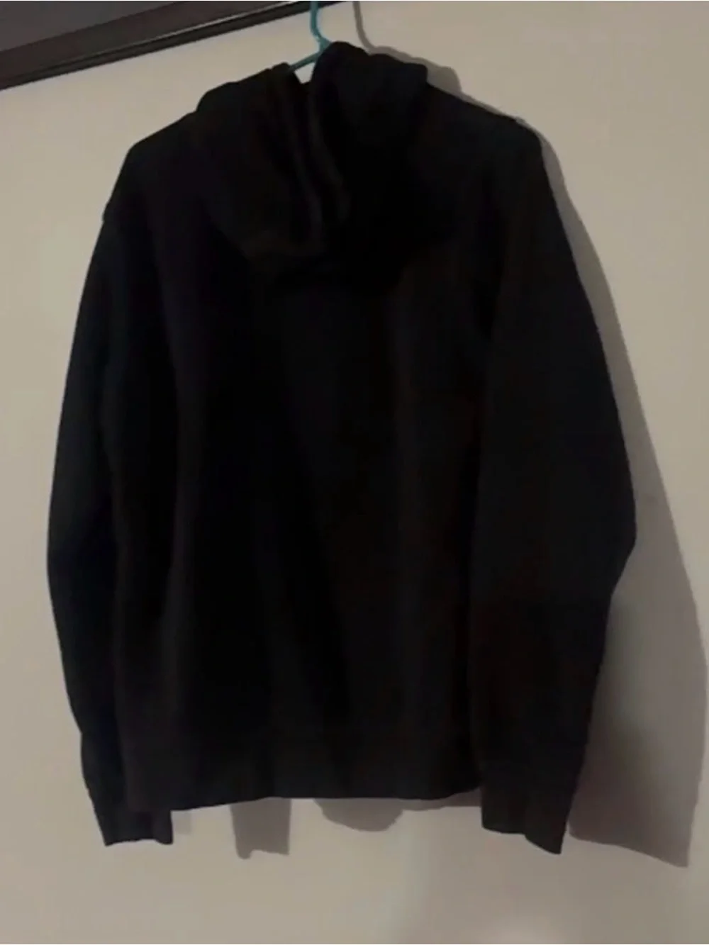 Men’s Medium Nike Black Hoodie with White Swoosh Tag tight fitted